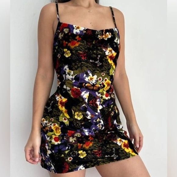 Urban Outfitters Dresses & Skirts - 🌹Urban Outfitters Mallory Velvet Floral Cowl Neck Slip Dress